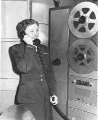 zephyrettecompanel.jpg (46120 bytes)