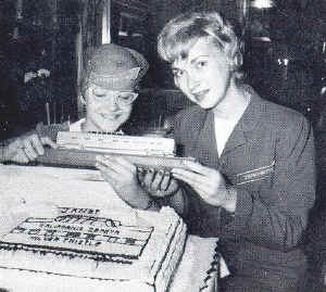 zephyrettethistle.jpg (89410 bytes)